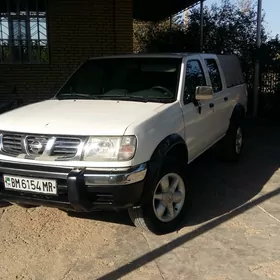 Nissan Navara 2003