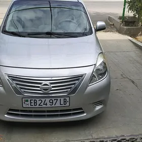 Nissan Versa 2011