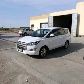 Toyota Innova 2020