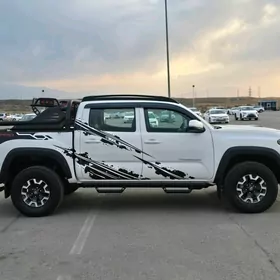 Toyota Tacoma 2024