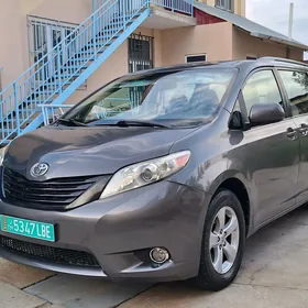 Toyota Sienna 2010