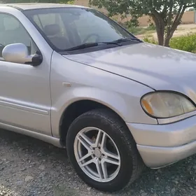 Mercedes-Benz M-Class 1998