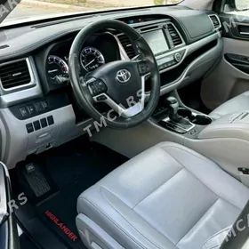 Toyota Highlander 2019