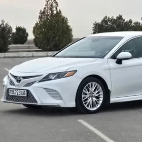 Toyota Camry 2018