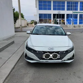 Hyundai Elantra 2022