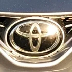 Emblema Camry 2020