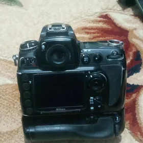nikon 700