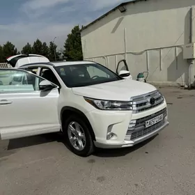 Toyota Highlander 2019