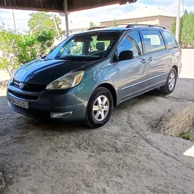 Toyota Sienna 2004