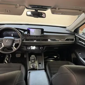 Mitsubishi Outlander 2024