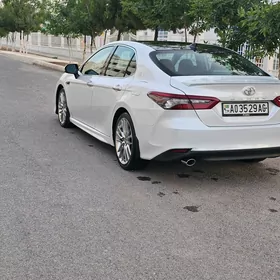 Toyota Camry 2021