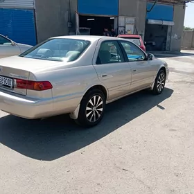Toyota Camry 2001