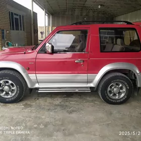 Mitsubishi Pajero 1993