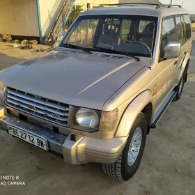 Mitsubishi Pajero 1993