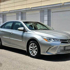Toyota Camry 2017