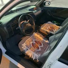 Nissan Primera 1992