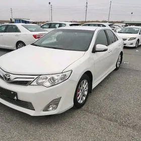 Toyota Camry 2014