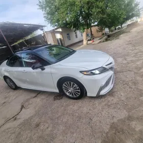 Toyota Camry 2020