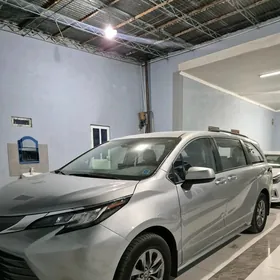 Toyota Sienna 2022
