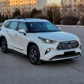 Toyota Highlander 2021