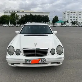 Mercedes-Benz E500 2001