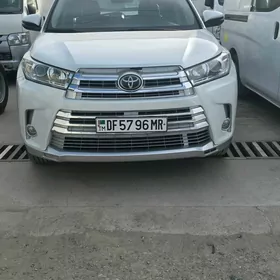 Toyota Highlander 2019