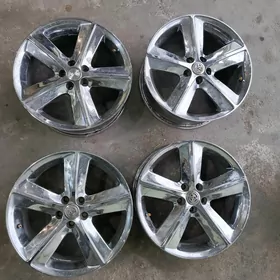 COROLLA karolla 17 lik diska