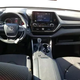 Toyota Highlander 2022