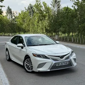 Toyota Camry 2019