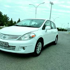 Nissan Versa 2012