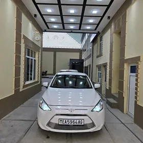 Toyota Yaris 2016