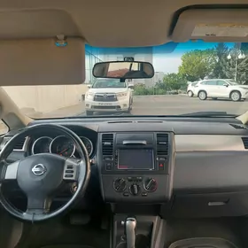 Nissan Versa 2010