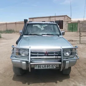 Mitsubishi Pajero 1995