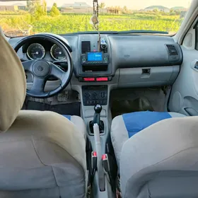 Volkswagen Polo 2001