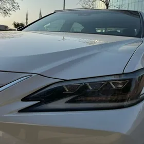 Lexus ES 350 2019