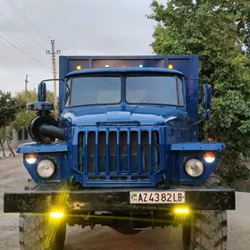 Ural 4320 2000