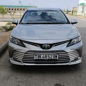 Toyota Camry 2021