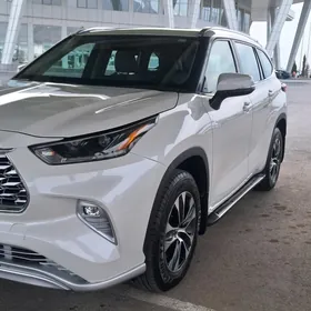 Toyota Highlander 2020