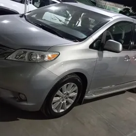 Toyota Sienna 2016