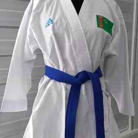 Karate dyuzdoda kimano