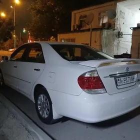 Toyota Camry 2004
