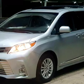 Toyota Sienna 2020