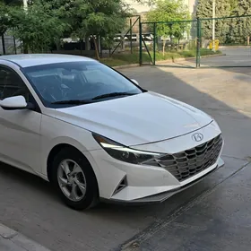 Hyundai Elantra 2022