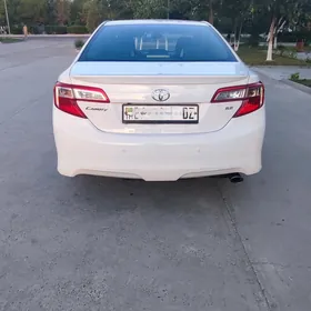 Toyota Camry 2014