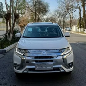 Mitsubishi Outlander 2022