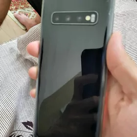 Samsung S10
