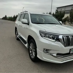 Toyota Land Cruiser Prado 2022