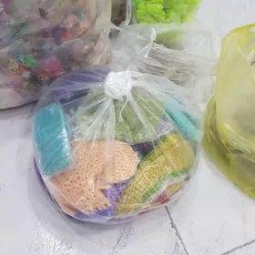 Toydo paylanyan zakolkalar