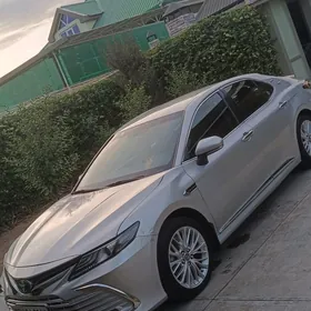 Toyota Camry 2018