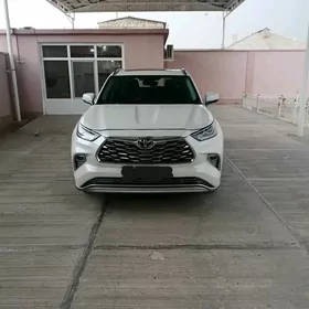 Toyota Highlander 2021